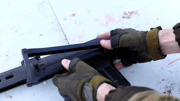 Hiện nay, PP-19 Bizon và các biến thể của nó đang phục chủ yếu ở nước Nga, cụ thể là trong các lực lượng phản ứng nhanh của An ninh Liên Bang (FSB) và Bộ Tư pháp.