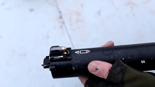 PP-91 Bizon-2-04 - Phiên bản carbine bán tự động của PP-19 sử dụng đạn 9x18 mm Makarov. PP-91 Bizon-2-05 - Phiên bản bán tự động bắn đạn 9x19 mm Parabellum. Bizon-2-06 - Phiên bản carbine bán tự động sử dụng đạn 0,380 ACP, cùng nhiều loại đạn khác.