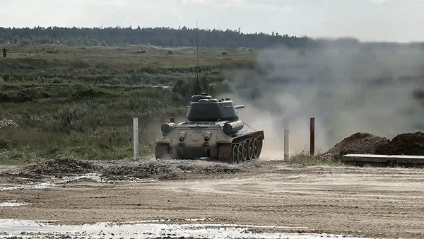 T-34-85 trở thành lực lượng xe tăng tấn công chính của Hồng quân ở giai đoạn cuối của Thế chiến II.