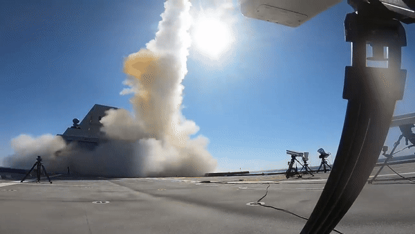 Phiên bản SM-3 Block IIA mới nhất được thiết kế để đối phó tên lửa đạn đạo tầm trung, lấp khoảng trống giữa các tổ hợp phòng thủ tên lửa pha cuối như Patriot và THAAD.