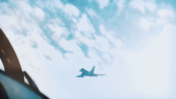 Lần hạ cánh trên cao tốc đầu tiên của chiếc Eurofighter Typhoon diễn ra vào ngày 4/9 tại Baana (Phần Lan) trong cuộc tập trận thường niên.