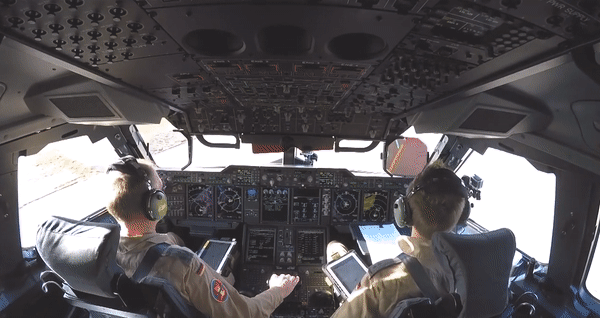 A-400M có sải cánh rộng 42,4m, dài 45,1m, khoang chở hàng có thể tích khoảng 356m3, có thể chứa những trang bị cỡ lớn như trực thăng, xe chở tên lửa, xe bọc thép.