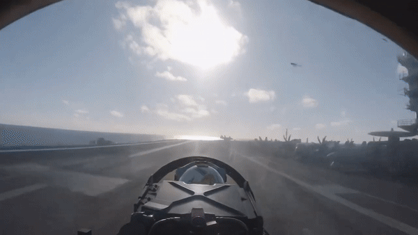 Ngoài chiến trường Trung Đông, F/A-18E/F Super Hornet đã thực hiện nhiều nhiệm vụ trên toàn cầu.