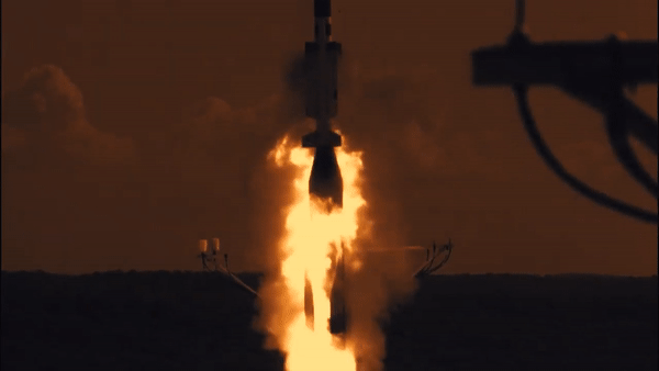 Bệ phóng tự hành của hệ thống SAMP/T đặt trên khung gầm tải Renault-TRM-1000 hoặc Astra/lveco.