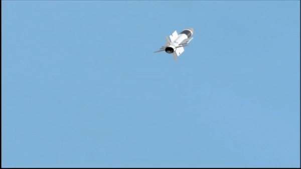 Đây là loại tên lửa nhiên liệu rắn 2 tầng; động cơ khởi tốc nhiên liệu rắn có chiều dài 2,3 m, trọng lượng 340 kg, thời gian cháy hoạt động 3,5 giây.