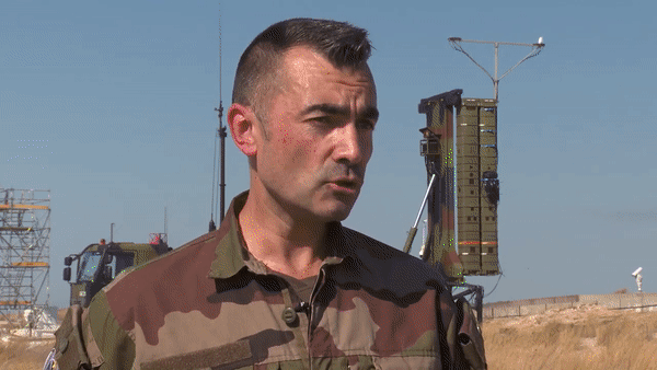 Đạn tên lửa Aster-30 được trang bị đầu tự dẫn radar chủ động có khả năng làm việc trong dải tần từ 10-20GHz.