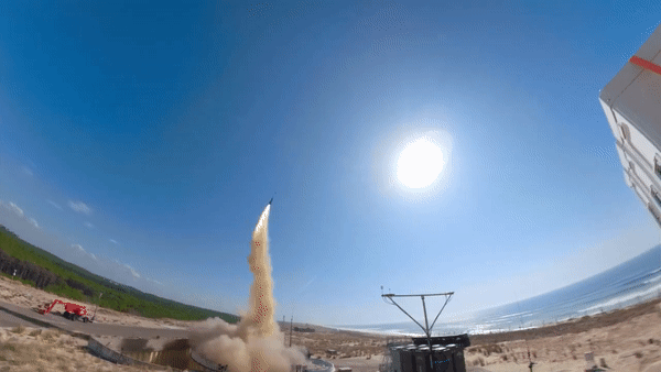 Đường kính của đầu tự dẫn là 0.18m, dài 0.6m (gồm cả khối thiết bị dẫn hướng điện tử).