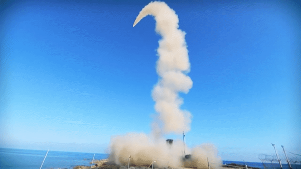 ARABEL được trang bị anten mạng pha thụ động, dẽ dàng phát hiện, nhận dạng và theo dõi đồng thời đến 130 mục tiêu trên không khác nhau.