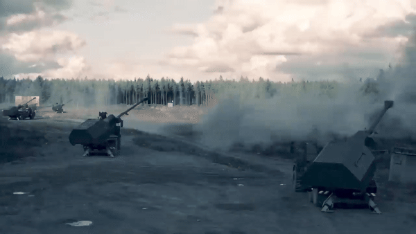 FH-77BW L-52 Archer có trọng lượng 30 tấn, sử dụng hệ thống kéo.