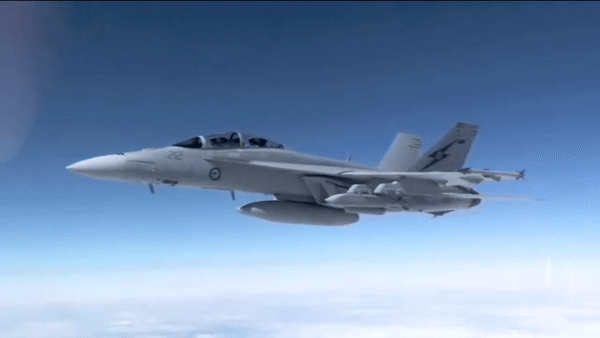  AGM-154 JSOW là vũ khí dẫn đường chính xác cao tấn công mục tiêu ngoài tầm tác chiến phòng không của đối phương, hiện chúng đang được trang bị cho không quân và hải quân Mỹ.