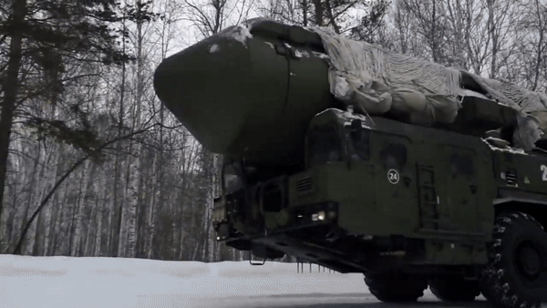 Không những vậy loại tên lửa này còn có khả năng thay đổi độ cao lẫn hướng bay một cách linh hoạt.