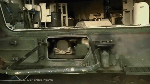 Khẩu pháo được điều khiển bởi hệ thống kĩ thuật số MRSI có chức năng công kích mục tiêu bằng nhiều phát đạn một lúc.