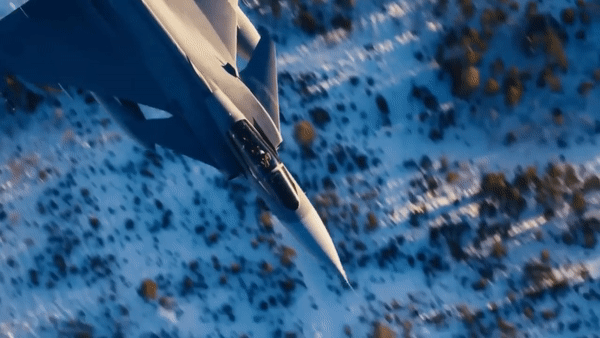 Gripen E/F là máy bay chiến đấu đa chức năng hiện đại do công ty hàng không vũ trụ Thụy Điển SAAB phát triển.