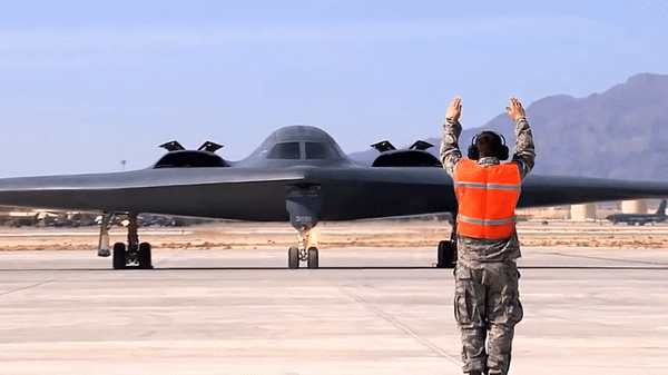 Mặc dù không rõ liệu vũ khí này có được sử dụng trong đòn tập kích Houthi vừa qua hay không, nhưng chắc chắn khi tình hình đòi buộc, Mỹ sẽ sẵn sàng sử dụng loại bom cực kỳ uy lực này.