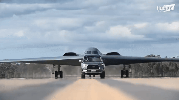 Ngoài bom GBU-57, oanh tạc cơ tàng hình B-2 còn có thể mang theo lượng lớn bom xuyên phá nhỏ hơn BLU-109.