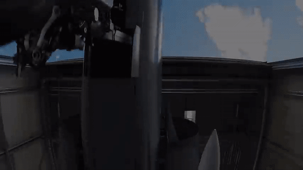 Mirage-2000 có thể lắp một số biến thể radar khác nhau, nhưng phổ biến vẫn là loại Thomson-CSF RDM. Tầm phát hiện mục tiêu vào khoảng 70 km.