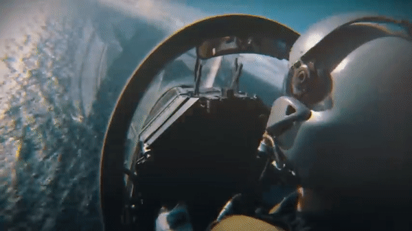 Mirage 2000 cũng cho thấy khả năng tốt trong toàn bộ cuộc xung đột, dù những chiếc máy bay được cung cấp cho Ấn Độ đều có khả năng ngăn chặn trên không hạn chế và phải được chuyển đổi nhiều để có thể ném bom thông thường và bom dẫn đường laser.