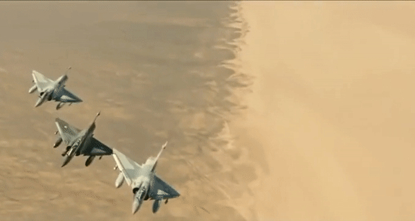 Những chiếc Mirage 2000 của Pháp cũng đã tham gia với vai trò nổi bật trong những chiến dịch không kích của Liên hiệp quốc và NATO tại Nam Tư cũ.