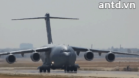 Còn vận tải cơ khổng lồ C-17 Globemaster của Mỹ đang có giá 340 triệu USD/chiếc.