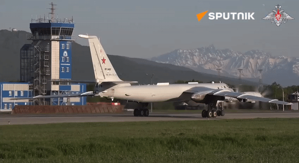 Hải quân Nga hiện có 20 chiếc Tu-142 và đã được hiện đại hóa vào thời điểm 2018 - 2020.