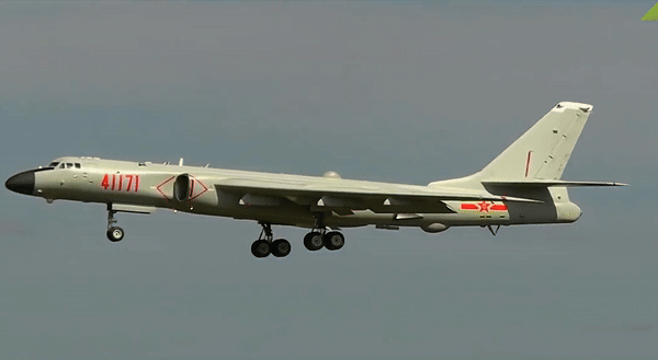 Máy bay H-6 thường là loại máy bay mang tên lửa và việc chúng bay gần bờ biển Alaska do đó cho thấy khả năng mới của lực lượng Trung Quốc trong việc đe dọa trực tiếp đến lãnh thổ Hoa Kỳ.