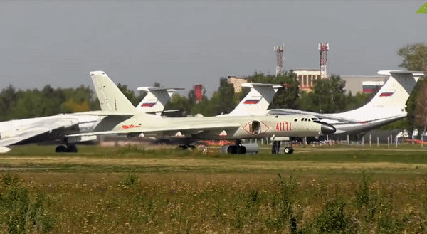 Đây cũng là lần đầu tiên máy bay phản lực của Trung Quốc và Nga cất cánh từ cùng một căn cứ ở Đông Bắc nước Nga.