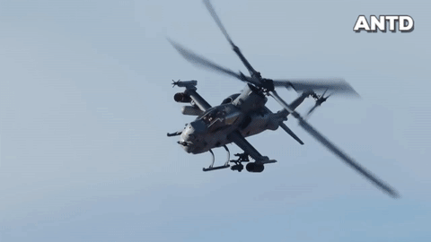 Mỗi cánh phụ của AH-1Z Viper có thể mang theo tới ba loại tên lửa tấn công khác nhau với ít nhất 4 tên lửa chống tăng dẫn đường AGM-114 Hellfire.
