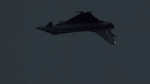 Chuyến bay đường dài của Eurofighter Typhoon EF-2000 là một phần của cuộc tập trận Pacific Skies. Trước đó những tiêm kích này đã tới căn cứ Chitose ở Hokkaido, Nhật Bản để tập trận Nippon Skies 24.