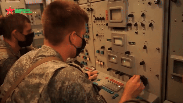 Hệ thống S-500 được Nga phát triển từ năm 2009 với tính năng đánh chặn ưu việt, chúng sẽ dùng để thay thế S-300, S-350 và S-400.