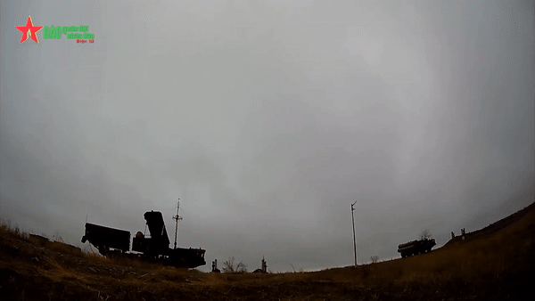 S-500 còn được phát triển để bắn hạ vệ tinh ở quỹ đạo thấp quanh Trái Đất, cũng như các mục tiêu trong không gian nhằm đối phó với vũ khí vũ trụ của Mỹ.