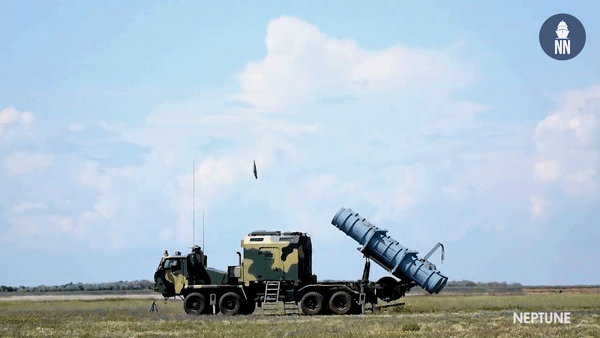 Việc có quỹ đạo bay phức tạo đã tạo ra sự đe dọa đáng sợ cho chiến hạm đối phương.