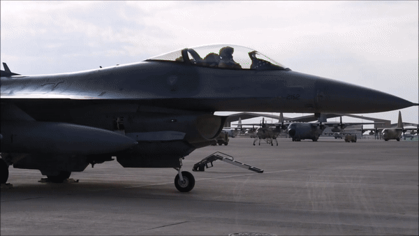 Truyền thông Nga cho rằng, qua xem xét tầm bắn được công bố trên thì có lẽ tên lửa tàng hình AGM-158 JASSM sẽ được Mỹ chuyển sang cho Ukraine.