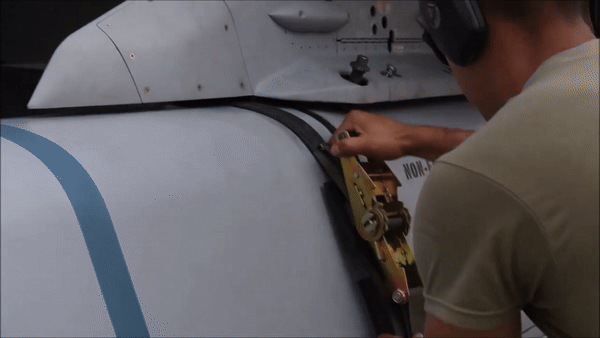 Loại tên lửa này còn được trang bị một bộ liên kết dữ liệu cập nhật trạng thái hoạt động trong suốt hành trình bay nhằm thay đổi mục tiêu trong thời khắc cuối cùng nếu cảm thấy cần thiết.