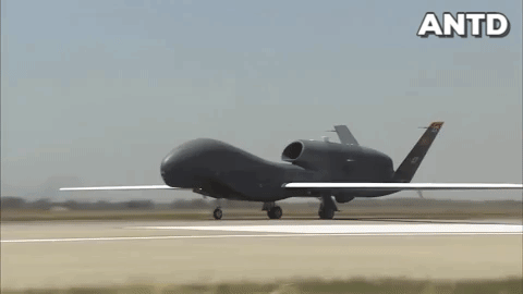 Những chiếc U-2 suýt bị khai tử bởi máy bay do thám không người lái Global Hawk 30 vào thập niên trước.