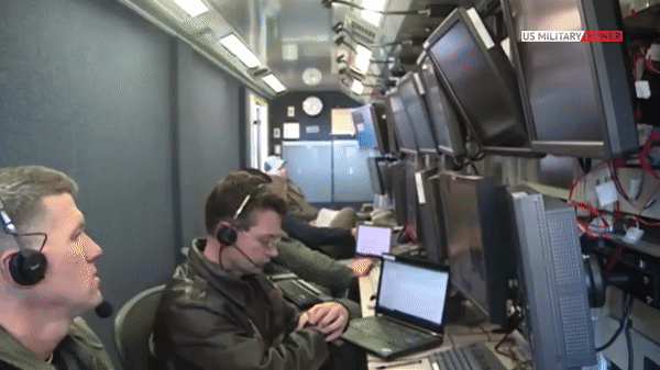 Thân dài, cánh rộng và có cấu tạo giống như tàu lượn cùng với hệ thống cảm biến, camera độ nét cao, có thể nói U-2 là một trong những máy bay trinh sát thành công nhất của quân đội Mỹ.