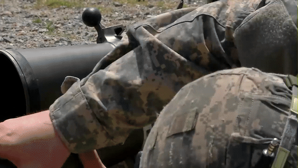 Người phát ngôn của Saab đã nhấn mạnh hệ thống ngắm thông minh của Carl Gustaf M4 sẽ gia tăng độ chính xác, tăng hiệu quả của súng đặc biệt cao khi sử dụng đạn nổ lập trình.