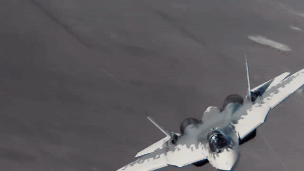 So sánh các đặc điểm tàng hình của F-22, F-35 và Su-57 không chỉ cho thấy những khác biệt chiến lược trong cách tiếp cận khả năng tàng hình cũng như công nghệ giữa hai siêu cường.