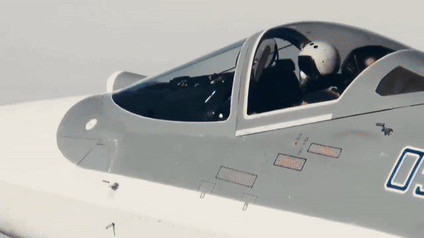 Một giả thuyết khác cho rằng các ốc vít được sử dụng để cố định các tấm hoặc thành phần Su-57 giúp dễ thay thế, cần tiếp cận nhanh hơn trong quá trình bảo trì.