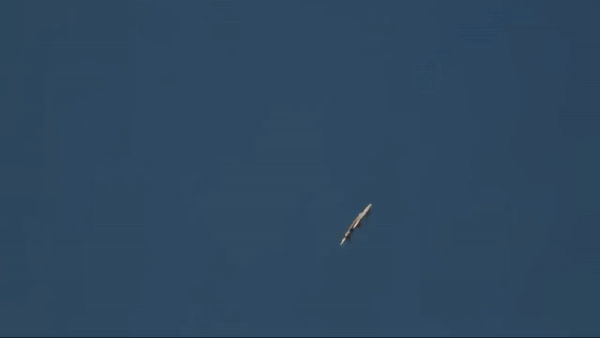 Công nghệ tàng hình đòi hỏi một bề mặt liền mạch và sự chú ý tỉ mỉ đến từng chi tiết trong mọi thành phần cấu thành để giảm thiểu khả năng hiển thị của radar; do đó, việc lựa chọn sử dụng ốc vít thay vì đinh tán đã gây ra sự khó hiểu.