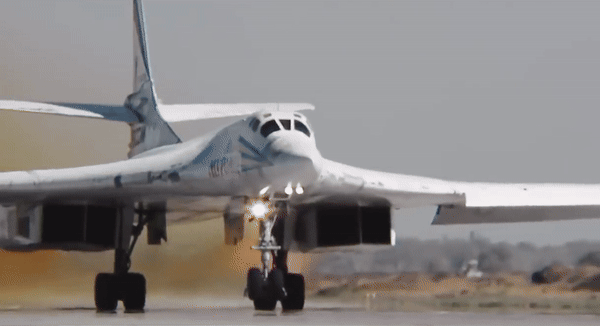 Trên thực tế, tên lửa sẽ được phóng hướng về phía trước nhưng sẽ tự định hướng về phía mục tiêu trong khi bay. Công nghệ mới này được coi là đặc biệt có lợi cho máy bay ném bom hạng nặng khi thực hiện nhiệm vụ mà không có máy bay chiến đấu hộ tống.