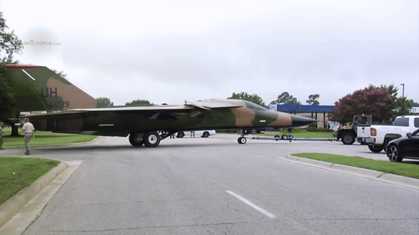 Sự xuất hiện của F-1111 diễn ra khi vào đầu những năm 1960, Không quân Mỹ nhận ra rằng các loại tên lửa đất đối không được dẫn đường bởi radar như tên lửa S-75 của Liên Xô có thể bắn trúng các máy bay ném bom tầm cao nhưng chậm chạp.