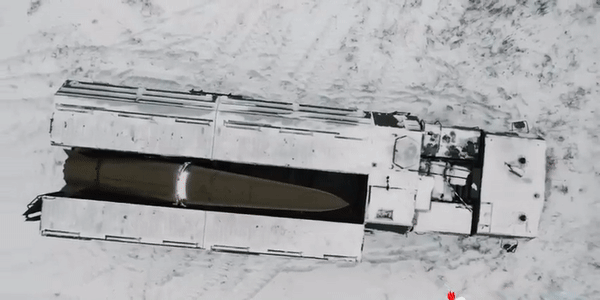 Đạn tên lửa của hệ thống Iskander-M có trọng lượng 3,8 tấn, chiều dài 7,3m và đường kính 0,93mm. Trong khi đó loại đạn dành cho phiên bản Iskander-K có trọng lượng cũng như kích thước nhỏ hơn.