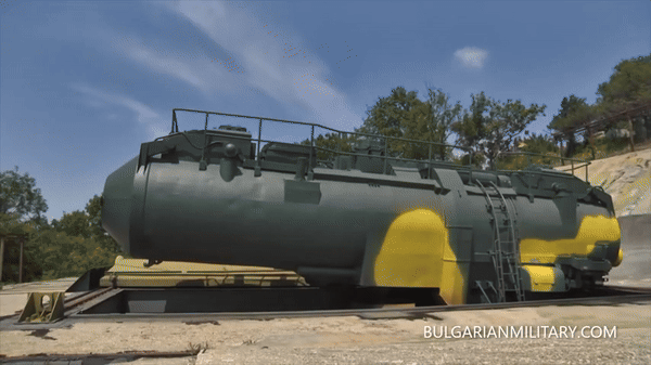 Sau khi phóng, tên lửa cập nhật tham số mục tiêu thông qua máy bay trinh sát hoặc tiêm kích để tăng độ chính xác.