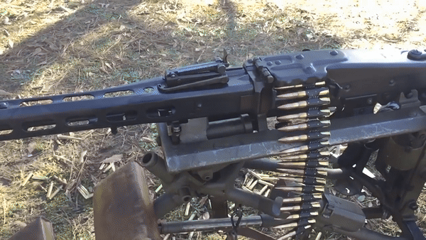 Người Đức thì đặt cho nó biệt danh đáng sợ là "chiếc cưa xương".