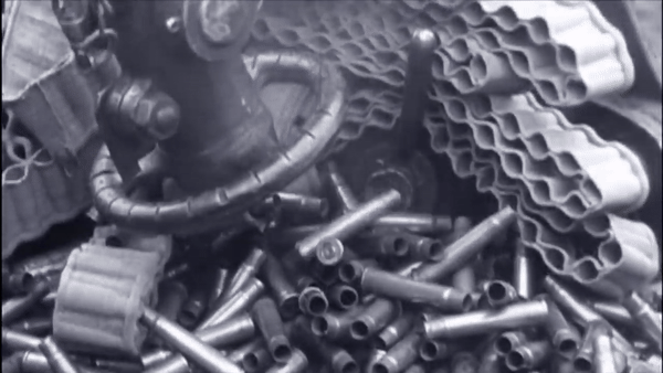 Với một số biến thể của súng máy này sẽ có tốc độ bắn lên tới 1.800 phát/phút, gấp gần hai lần so với các vũ khí tự động của bất kỳ quân đội nào ở thời điểm đó.