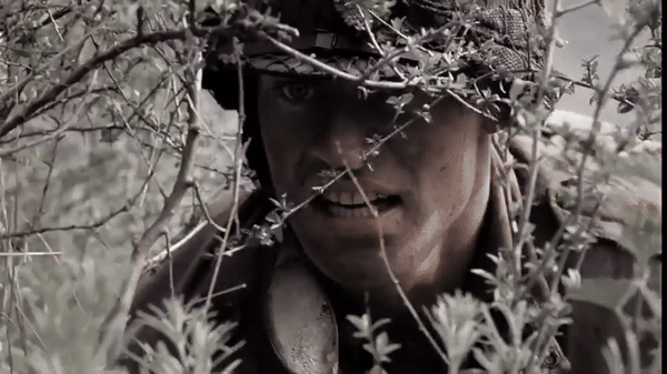 Khẩu súng máy MG42 này còn sử dụng các bộ phận thép cán và hàn với nhau theo kỹ thuật mới giúp giảm được 35% thời gian sản xuất.