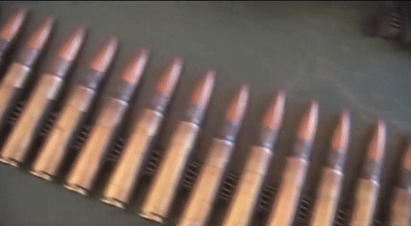 Sử gia quân sự Mỹ James H. Willbanks cho biết khẩu súng MG42 gần như xuất hiện ở mọi nơi trên chiến trường châu Âu, từ các ụ súng cho đến lắp trên xe bán tải và hiện diện trên xe tăng Panzer.