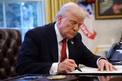 Tổng thống Trump áp thuế 25% với ô tô nhập khẩu vào Mỹ