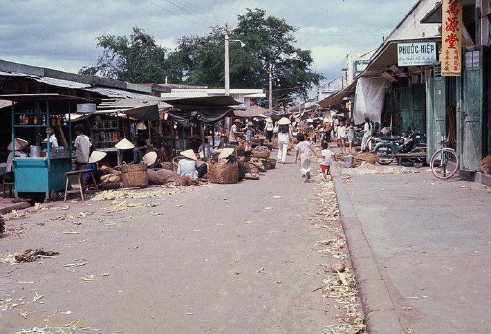 Một góc chợ Phan Thiết năm 1967. Ảnh: Ảnh: A227ahb.org.
