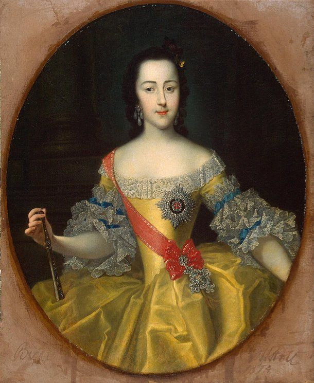 Vợ của Pyotr III là Sophie Friederike Auguste von Anhalt- Zerbst Dornburg - người sinh ra trong một gia đình quý tộc Phổ - đã nhanh chóng nhìn thấy một cơ hội để giành quyền lực về cho mình.